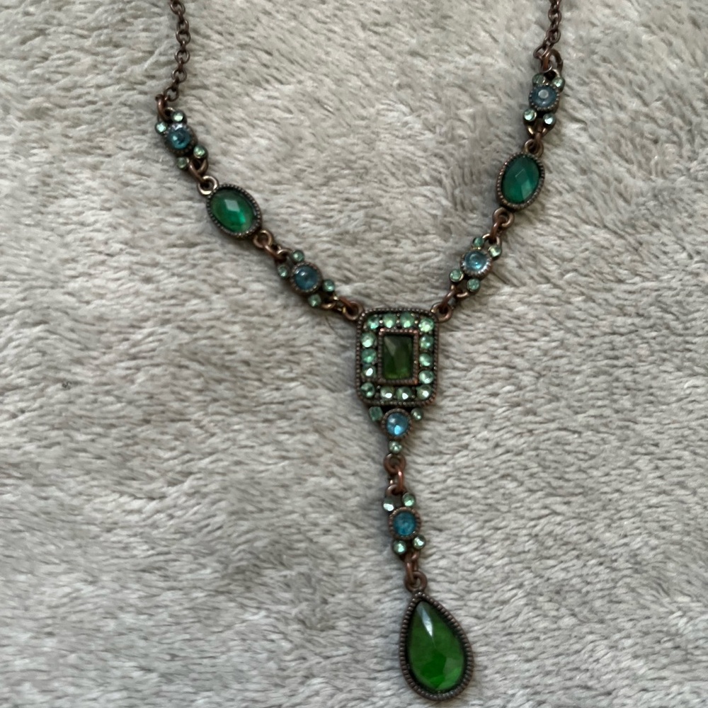 Costume jewelry necklace